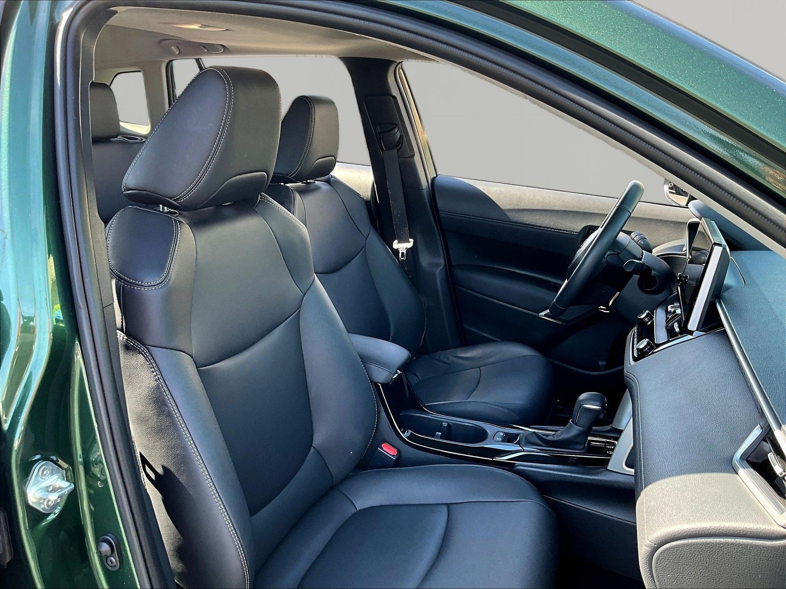 Used 2024 Toyota Corolla Cross XLE w/ Convenience Package AWD/4WD image 28