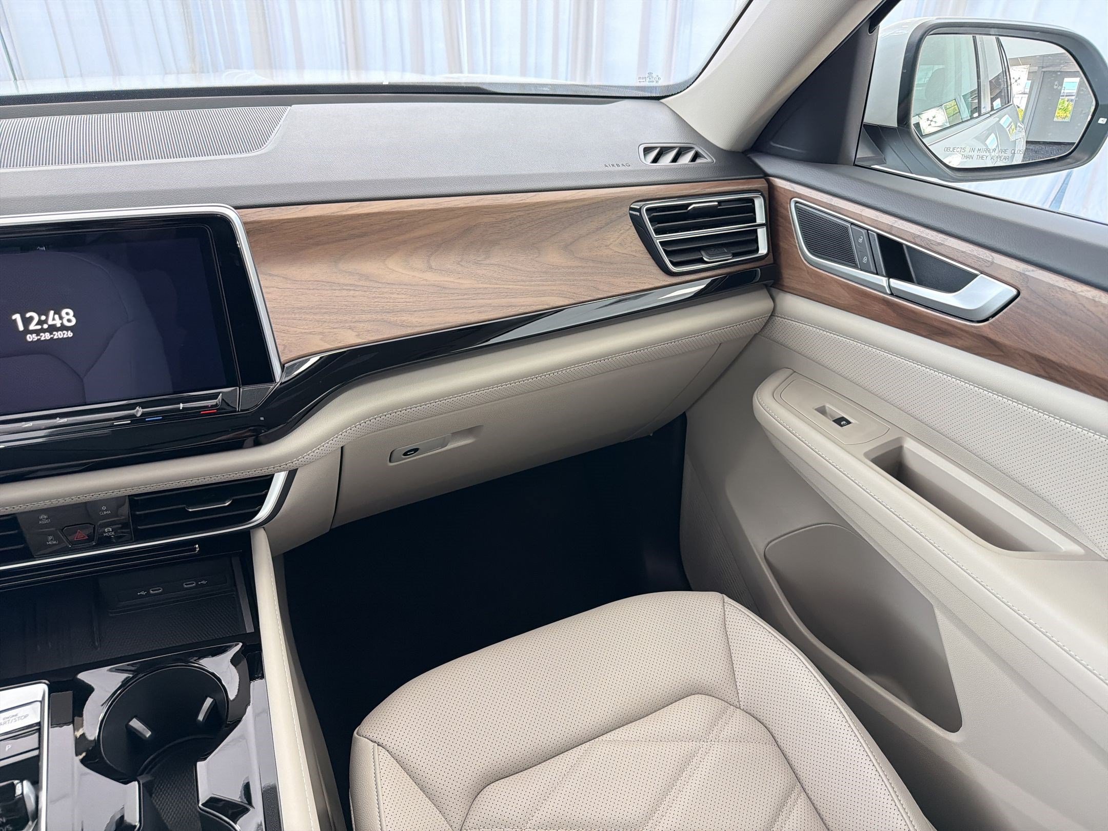 New 2026 Volkswagen Atlas SE FWD image 28