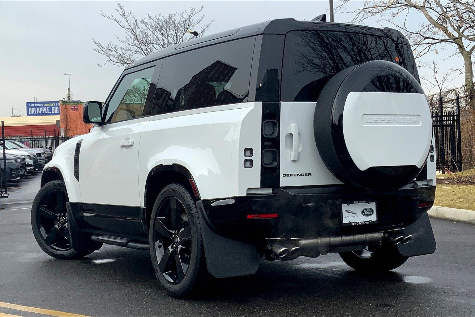 New 2025 Land Rover Defender 90 V8 image 12