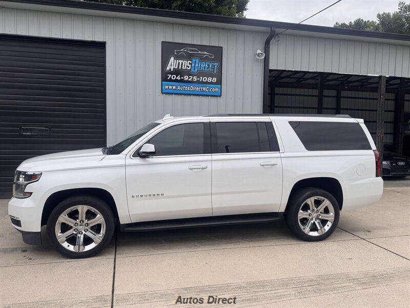 Used 2019 Chevrolet Suburban LT w/ Luxury Package RWD image 3