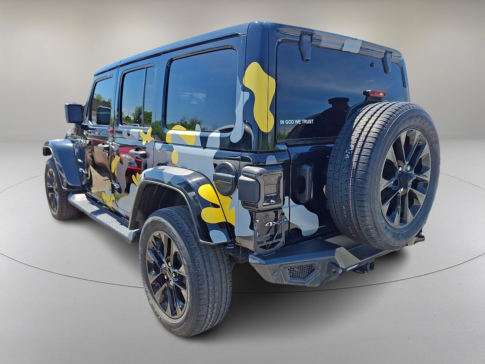 Used 2021 Jeep Wrangler Unlimited Sahara w/ Cold Weather Group AWD/4WD image 4