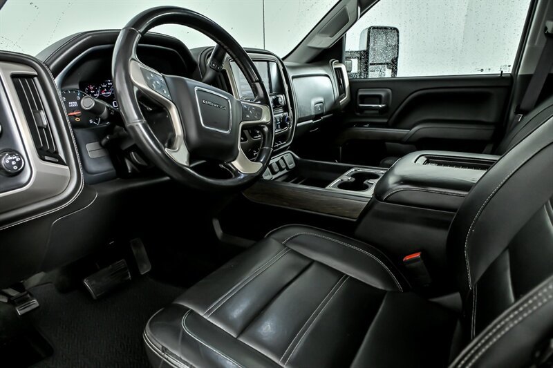 Used 2017 GMC Sierra 2500 Denali w/ Duramax Plus Package AWD/4WD image 17
