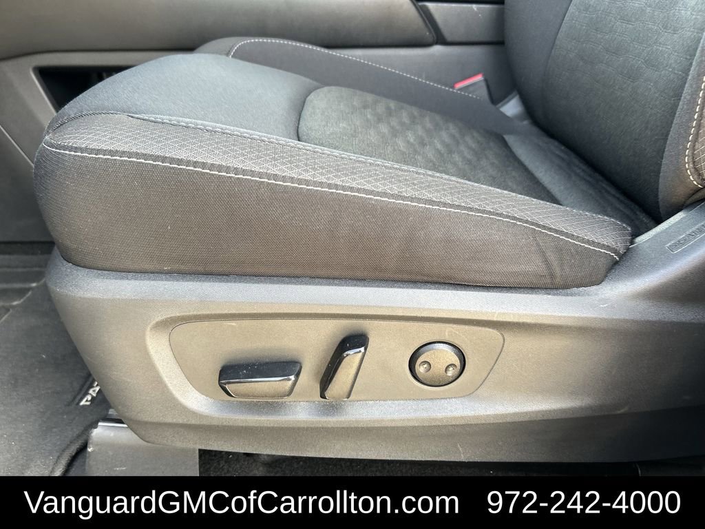 Used 2025 Nissan Pathfinder SV image 26