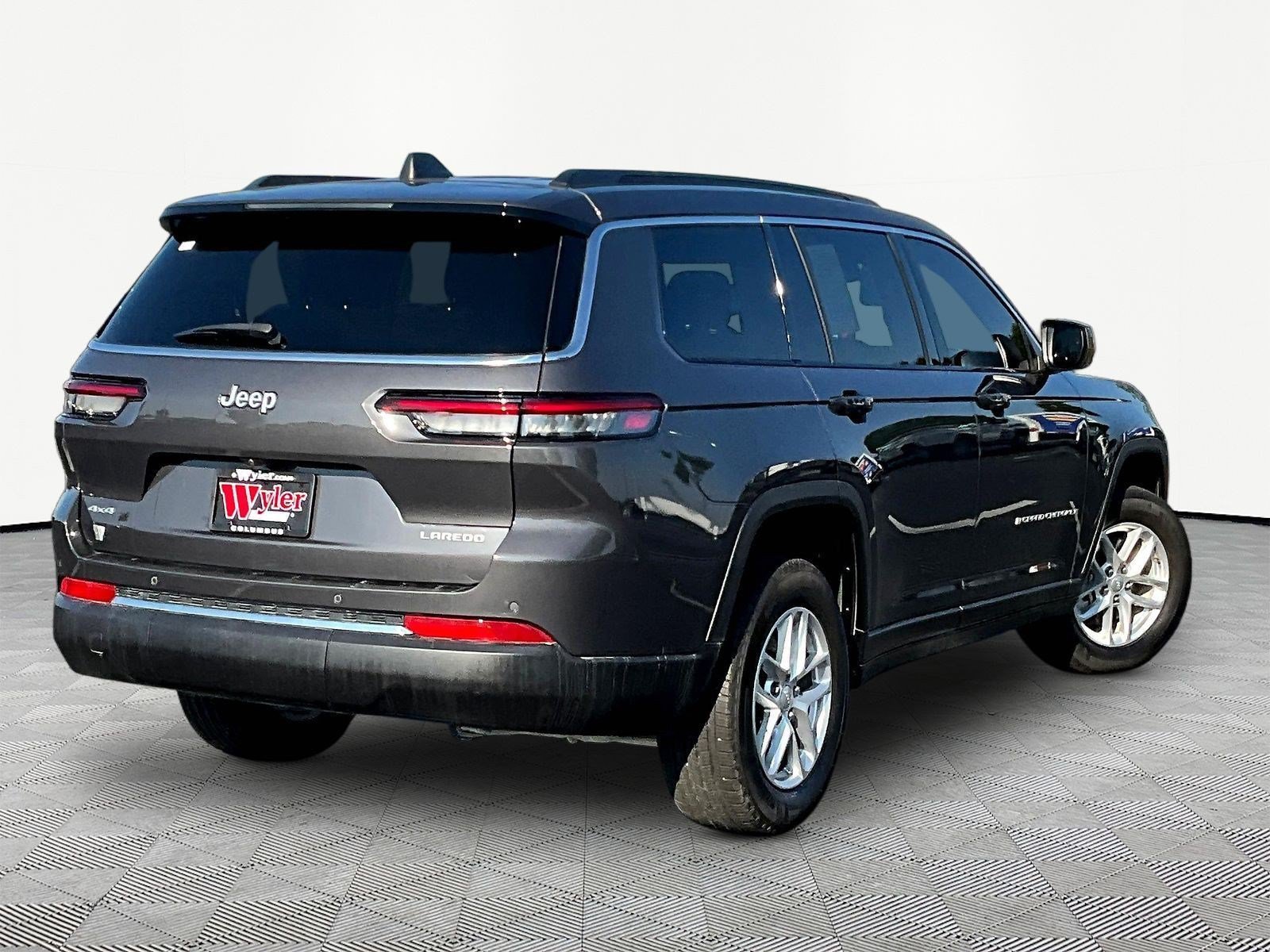 Used 2024 Jeep Grand Cherokee L Laredo AWD/4WD image 6