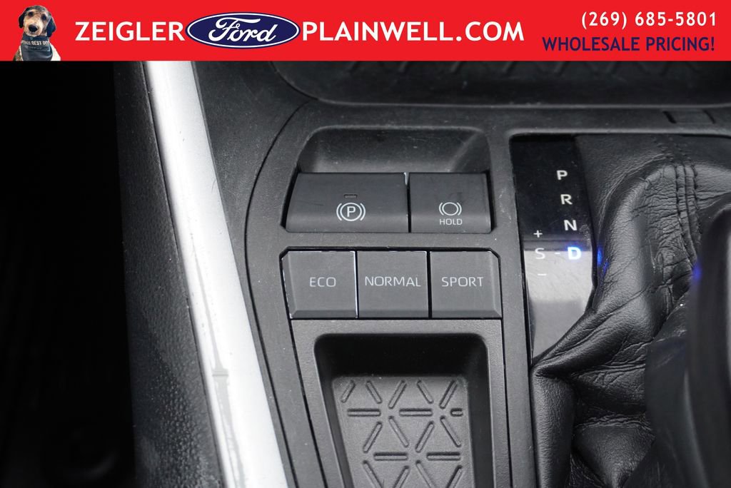 Used 2021 Toyota RAV4 LE image 20
