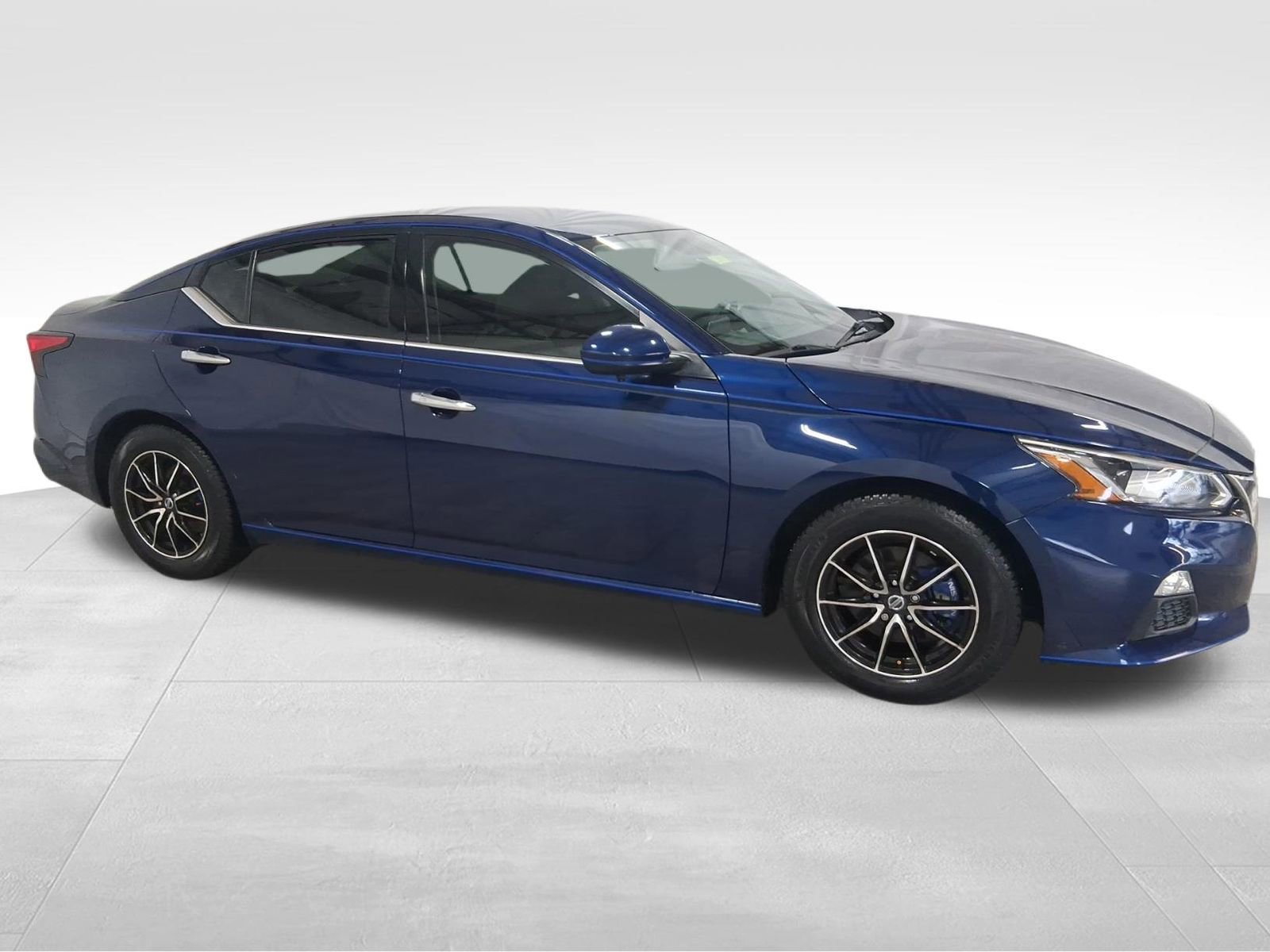 Used 2019 Nissan Altima 2.5 S FWD image 3