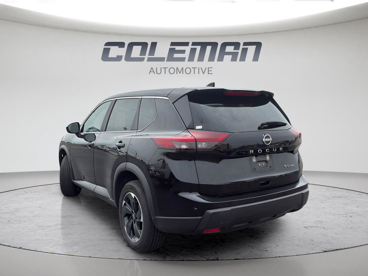 Used 2024 Nissan Rogue SV AWD/4WD image 3