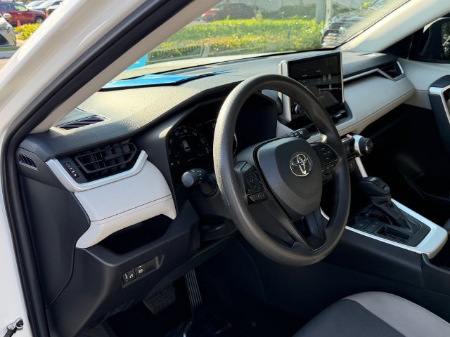 Used 2025 Toyota RAV4 XLE FWD image 12