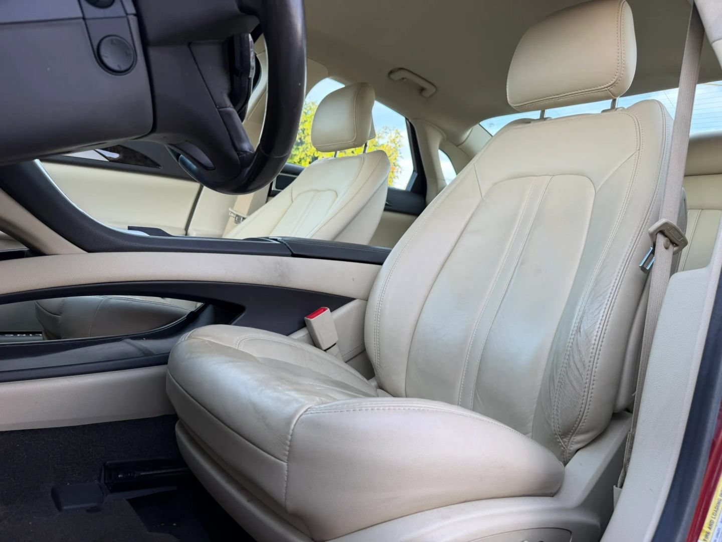 Used 2015 Lincoln MKZ Hybrid w/ Equipment Group 201A Select FWD image 10