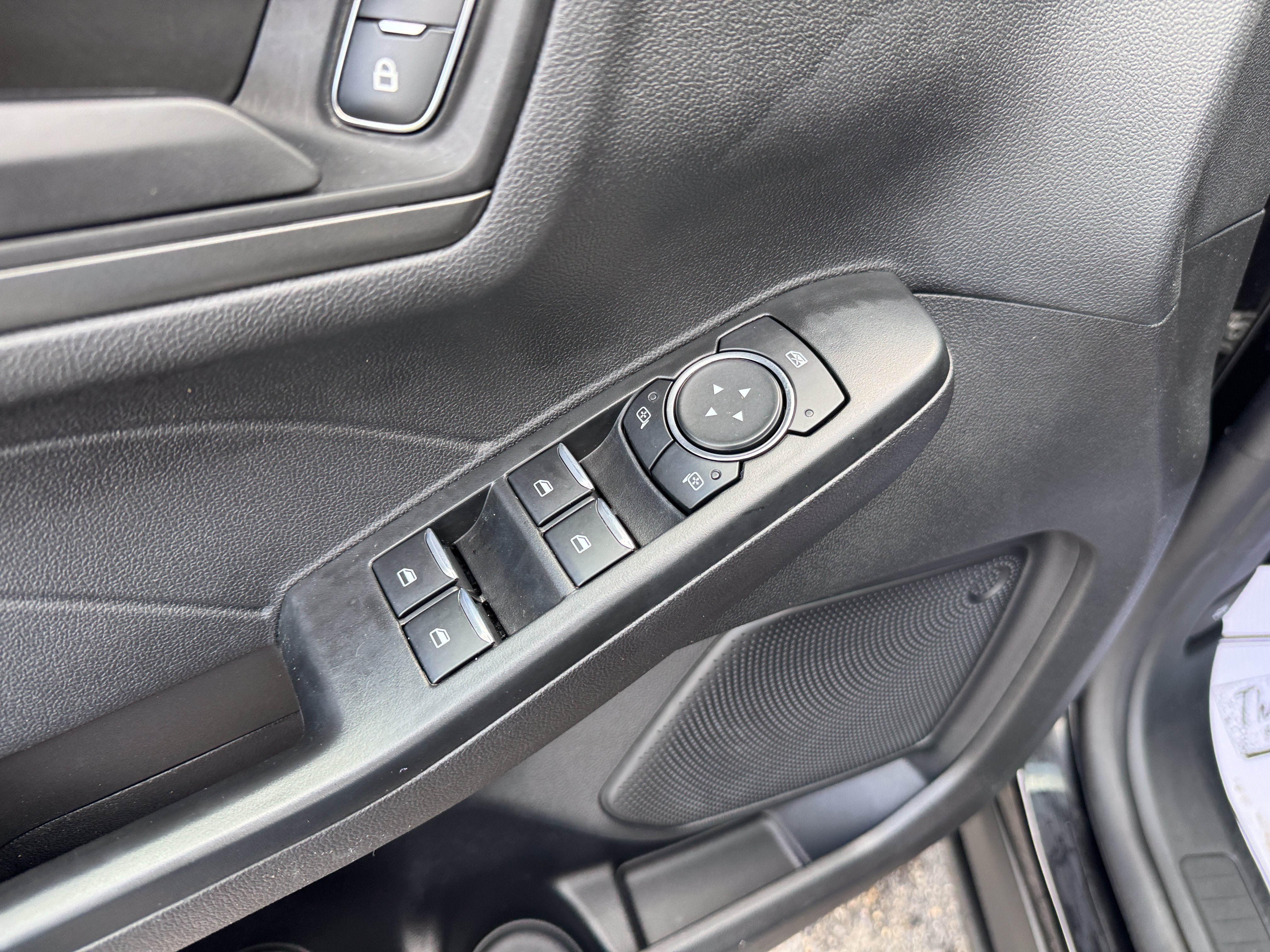 Used 2025 Ford Escape Active AWD/4WD image 8