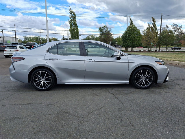 Used 2024 Toyota Camry SE image 28
