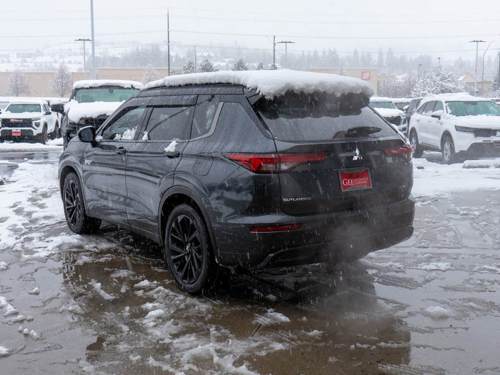 Used 2024 Mitsubishi Outlander 4WD Plug-In Hybrid image 5