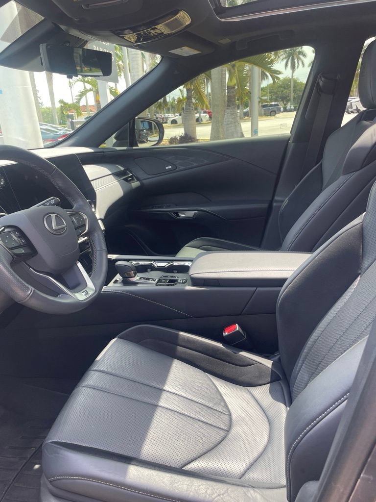 Used 2023 Lexus RX 500h F Sport w/ Cold Area Package AWD/4WD image 4