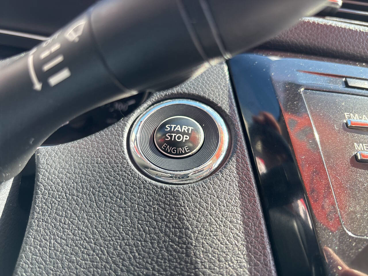 Used 2018 Nissan Rogue SV image 40