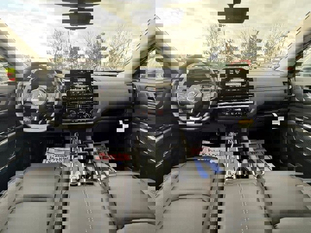 New 2025 Nissan Pathfinder SL image 21