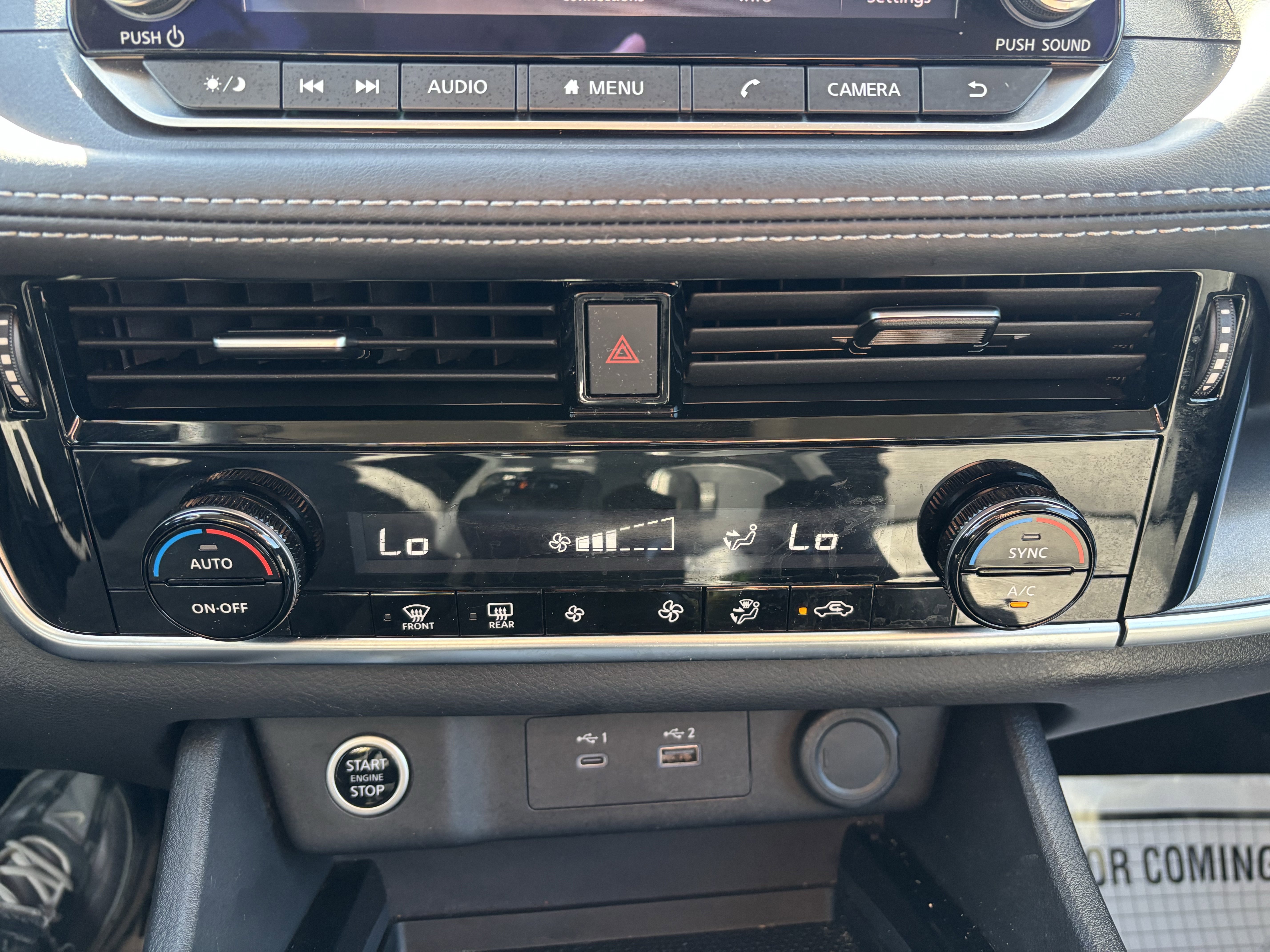 Used 2023 Nissan Rogue SV image 33