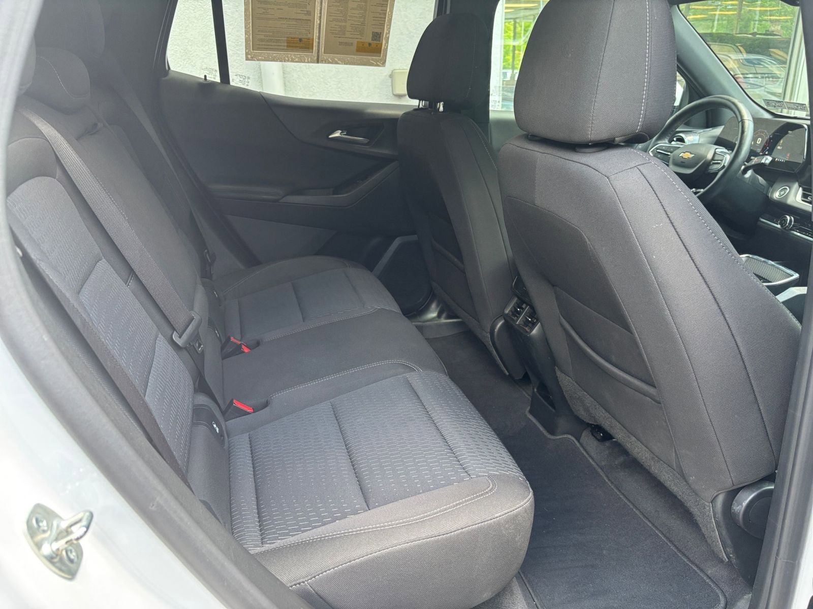 Used 2025 Chevrolet Equinox LT FWD image 39