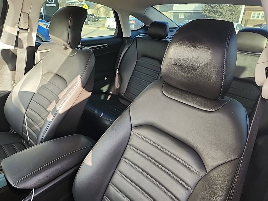 Used 2015 Ford Fusion SE w/ Equipment Group 202A image 10