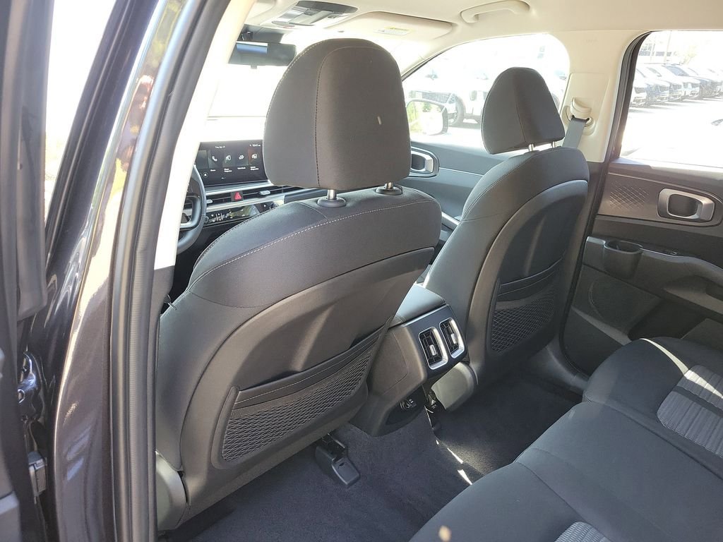 New 2026 Kia Sorento LX FWD image 17
