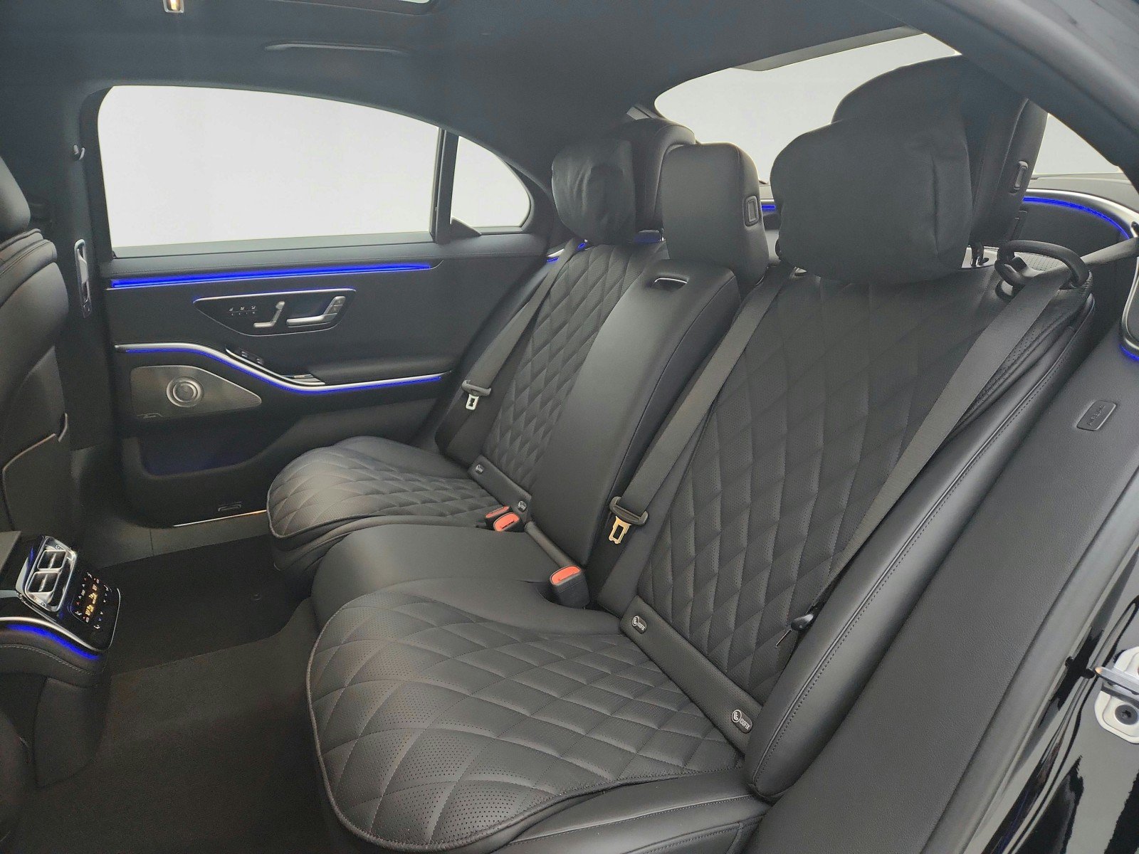 Certified 2025 Mercedes-Benz S 580 4MATIC Sedan image 18