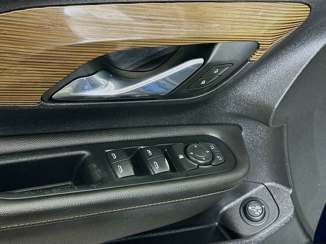 Used 2020 GMC Terrain SLE w/ Driver Convenience Package image 18