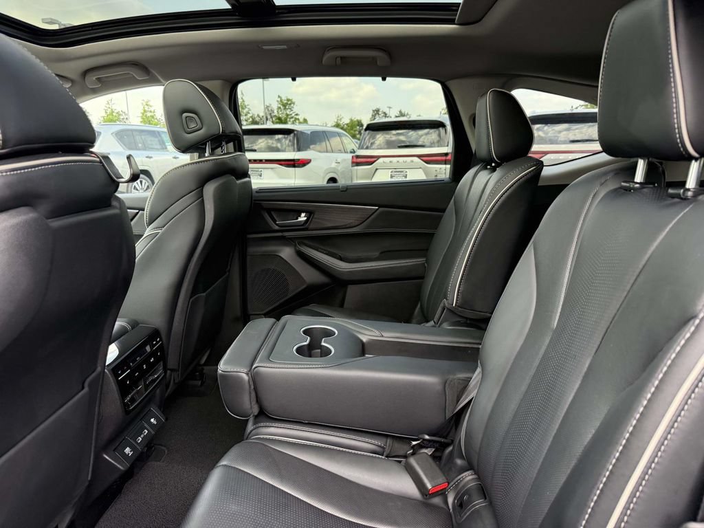 Used 2024 Acura MDX SH-AWD w/ Advance Package image 18