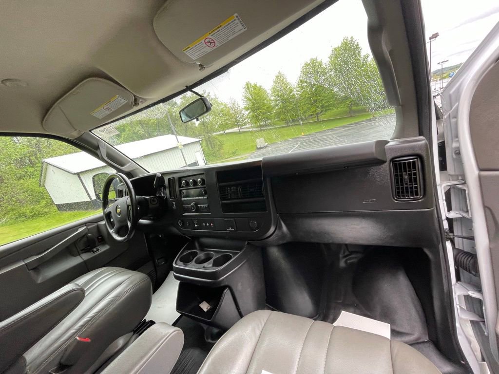 Certified 2021 Chevrolet Express 3500 w/ Driver Convenience Package RWD image 10