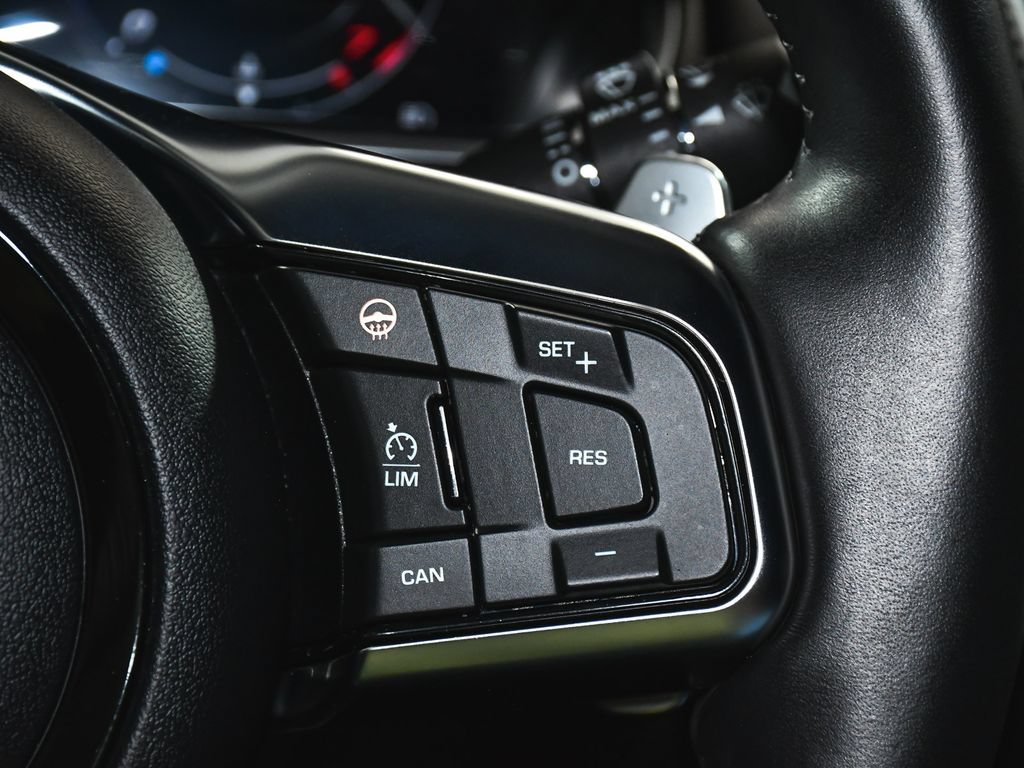 Used 2021 Jaguar F-TYPE R-Dynamic AWD/4WD image 31