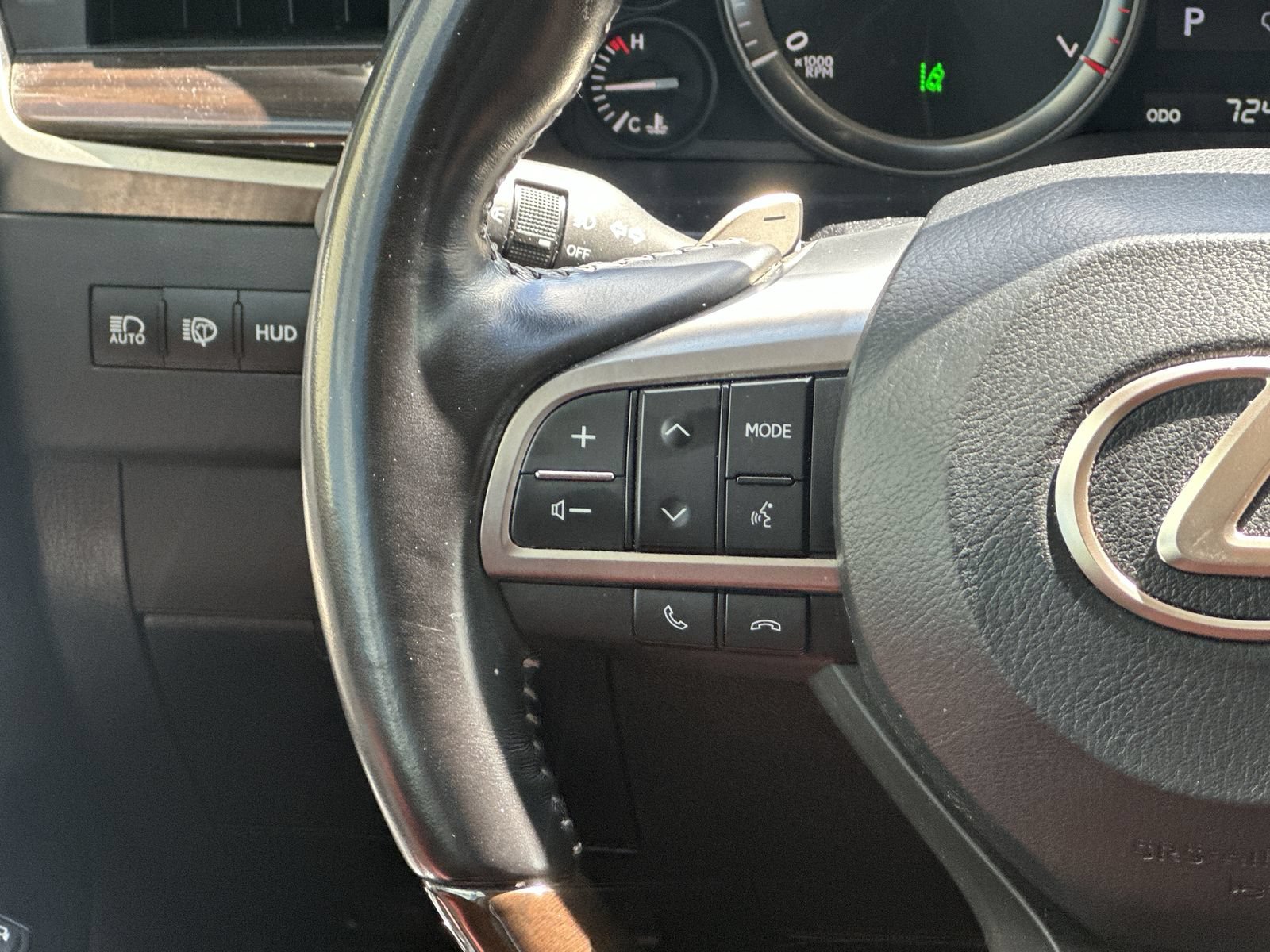 Used 2021 Lexus LX 570 4WD w/ Luxury Package image 20