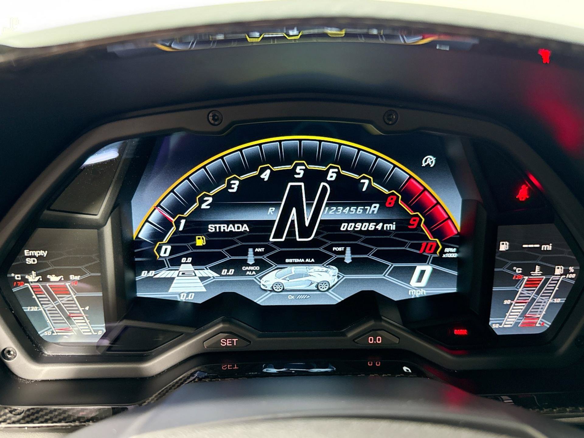 Used 2020 Lamborghini Aventador SVJ AWD/4WD image 19