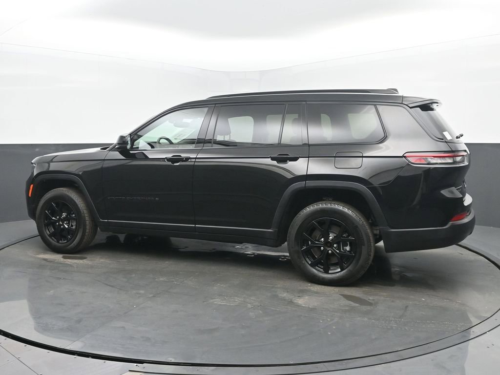 Used 2024 Jeep Grand Cherokee L Laredo AWD/4WD image 3