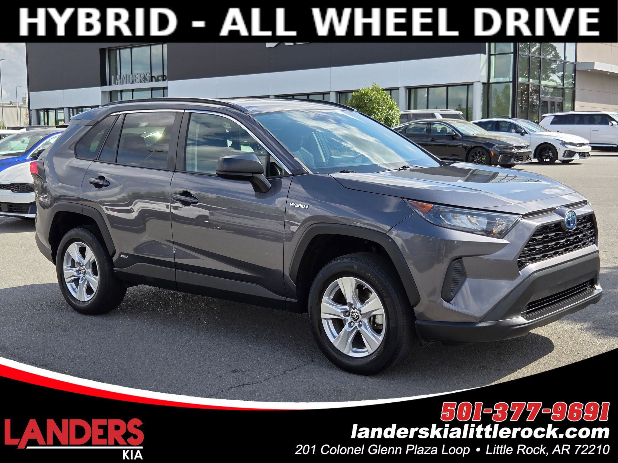 Used 2021 Toyota RAV4 LE image 1