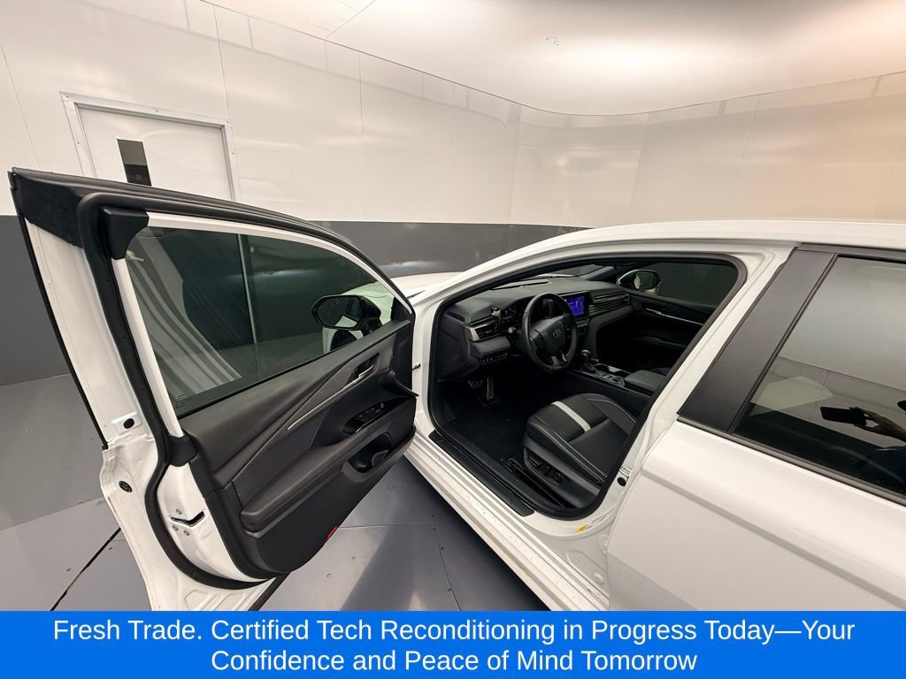 Used 2025 Toyota Camry SE FWD image 7