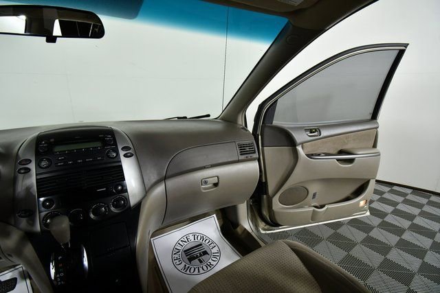 Used 2008 Toyota Sienna Sienna Passenger Van image 21