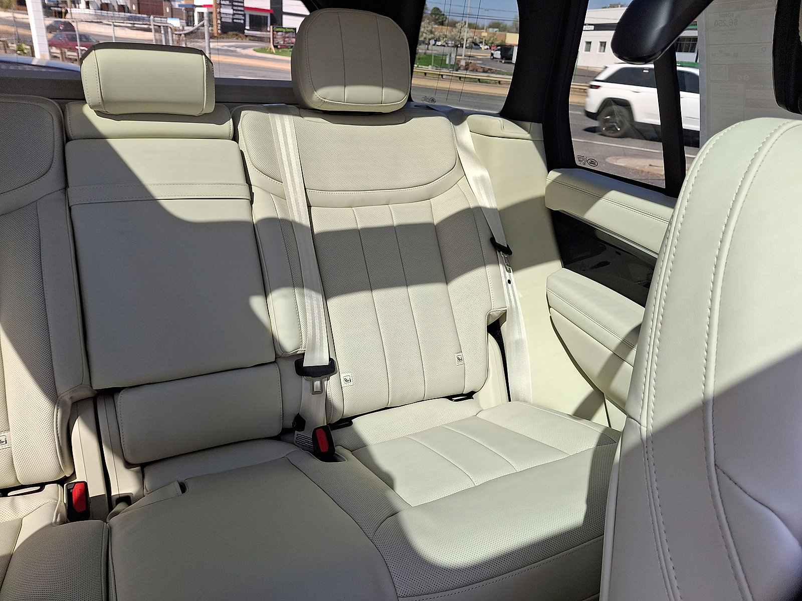 New 2026 Land Rover Range Rover SE AWD/4WD image 17