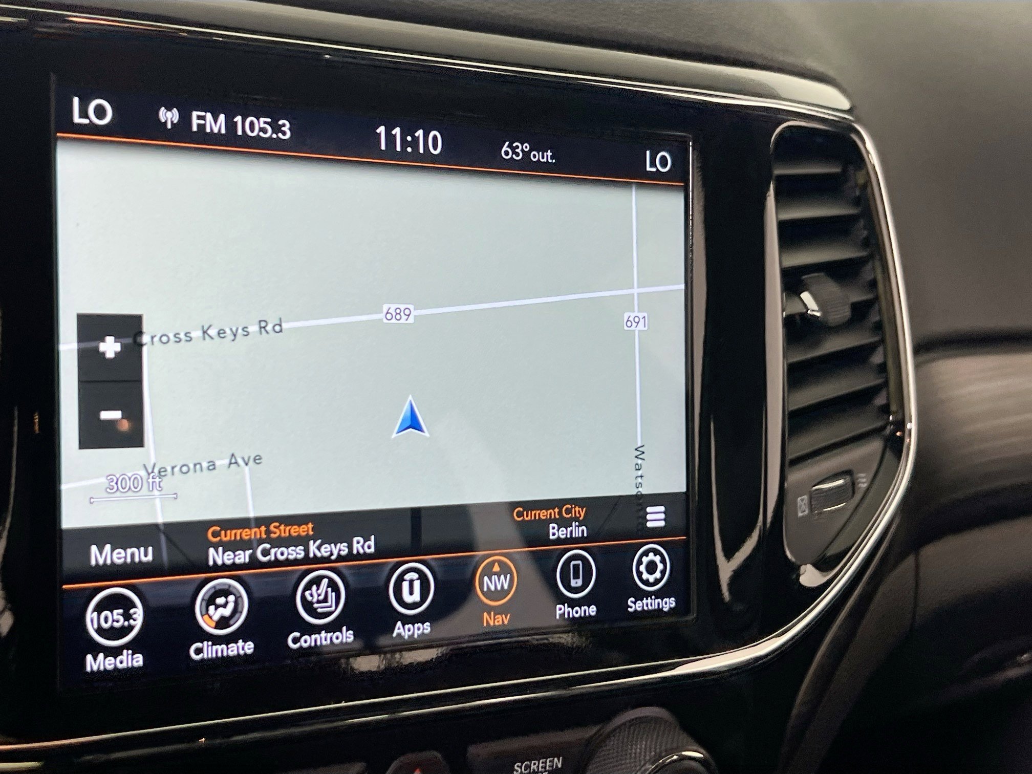 Used 2022 Jeep Grand Cherokee Laredo X image 13