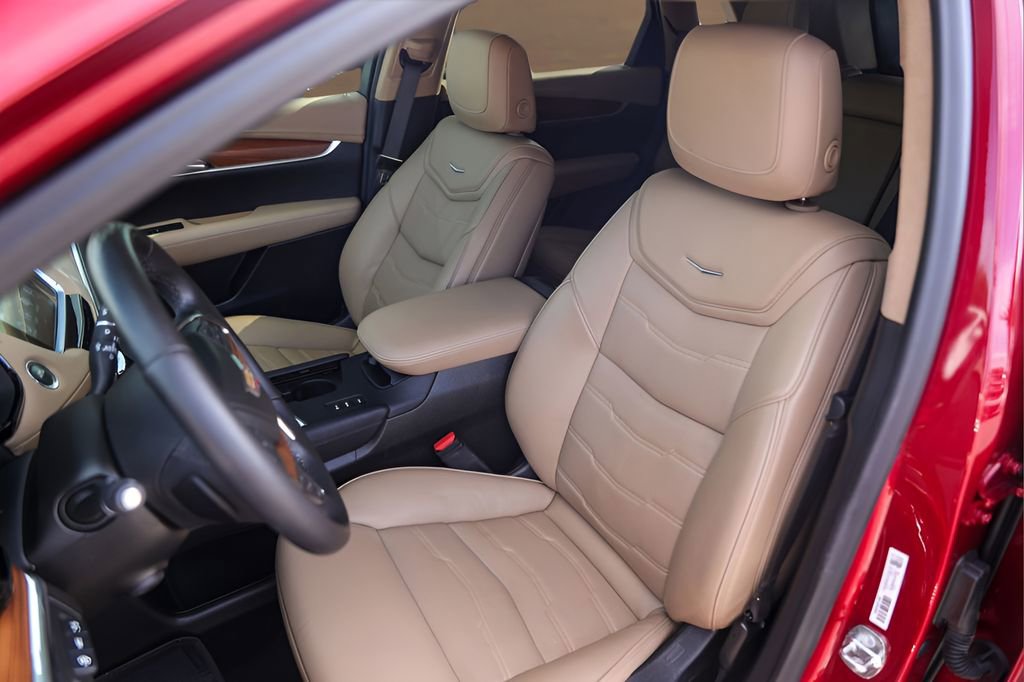 Used 2019 Cadillac XT5 Platinum AWD/4WD image 4