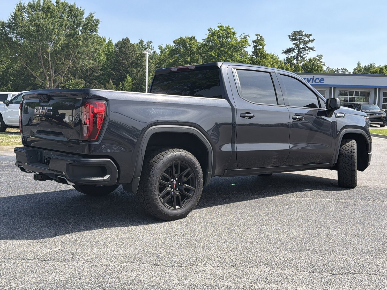 Used 2023 GMC Sierra 1500 Elevation w/ X31 Off-Road Package AWD/4WD image 23