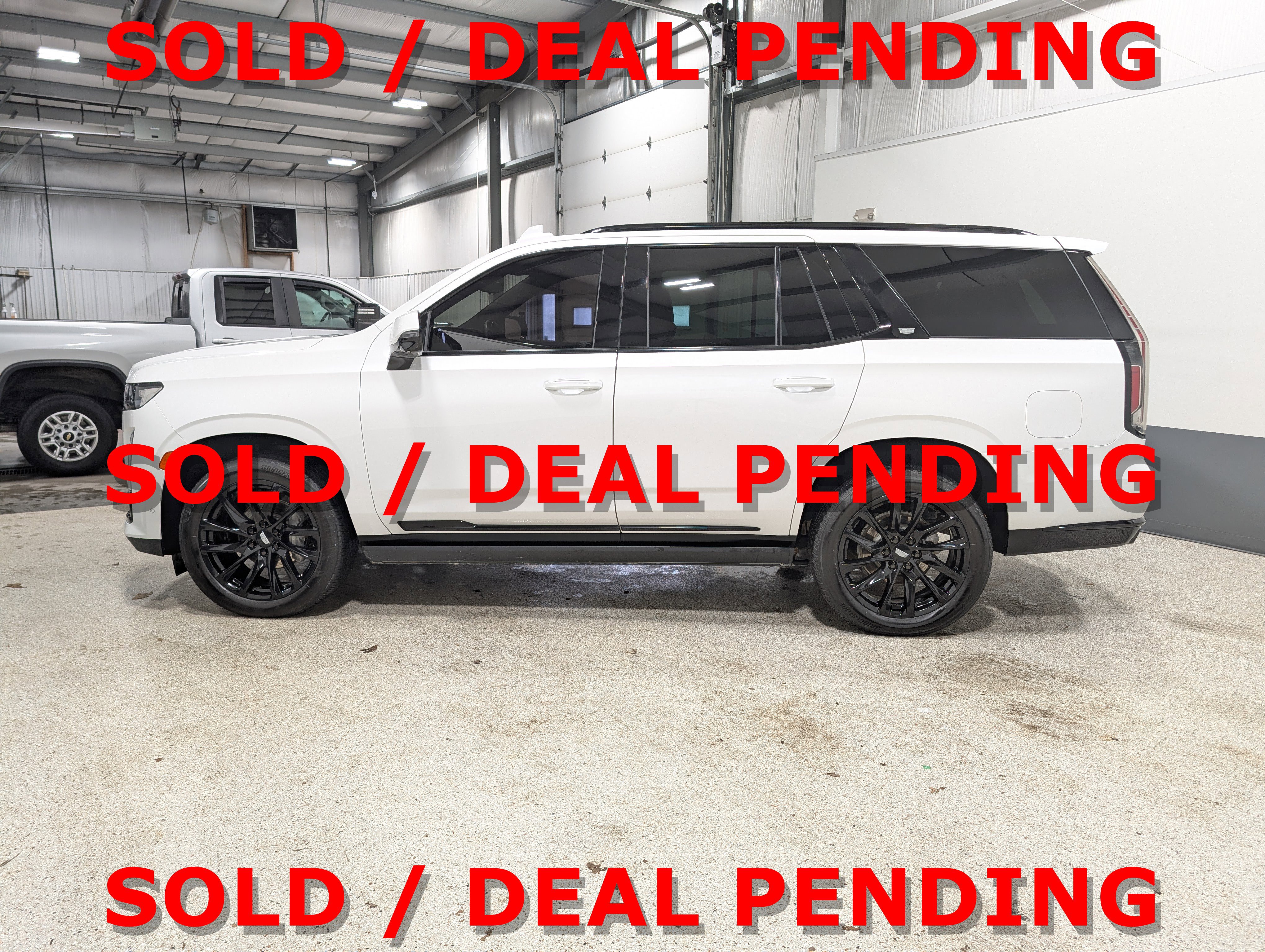 Used 2023 Cadillac Escalade Sport w/ LPO, ONYX Package image 6