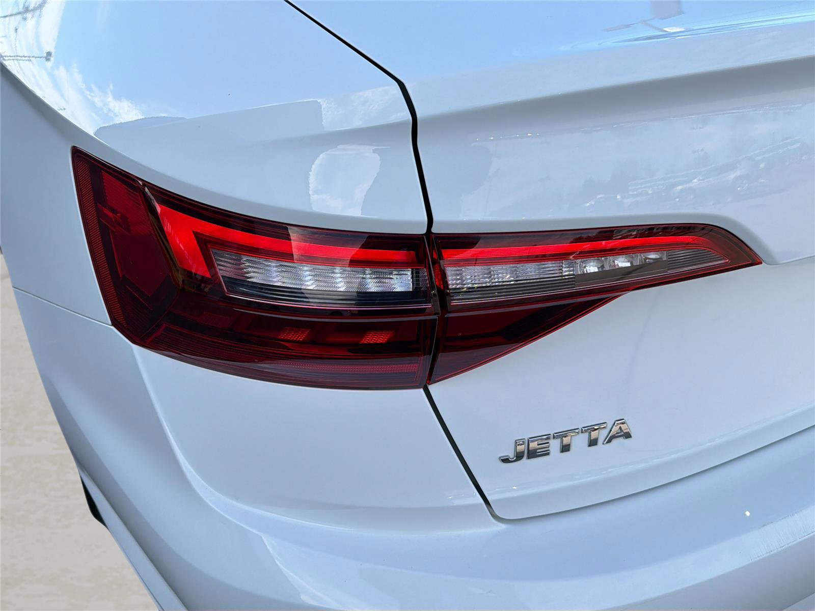 Used 2020 Volkswagen Jetta SE w/ SE Cold Weather Package image 12