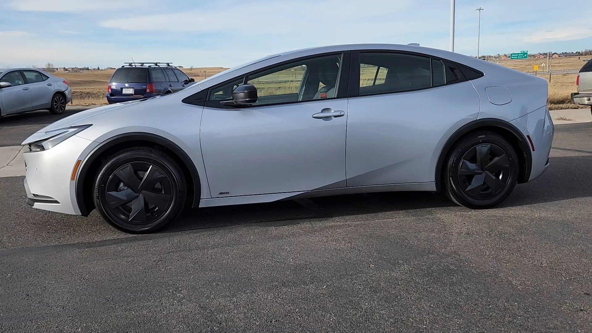 Used 2025 Toyota Prius LE image 2