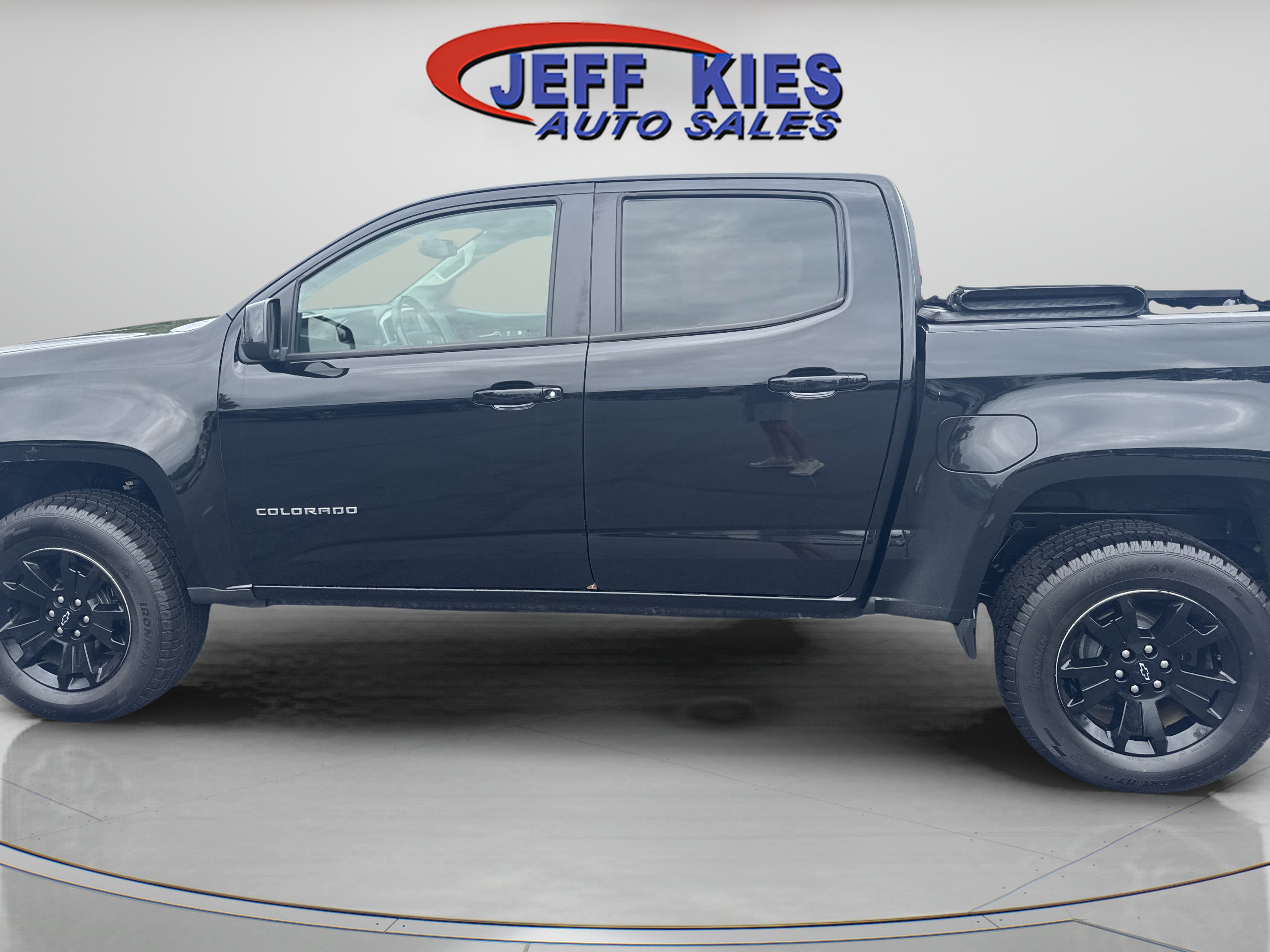 Used 2022 Chevrolet Colorado LT w/ Trail Boss Package AWD/4WD image 8