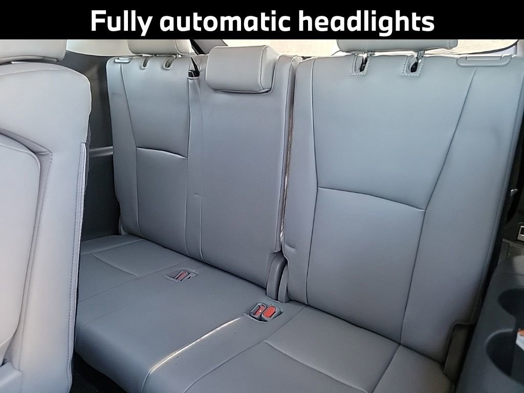 Used 2021 Toyota Highlander XLE image 13
