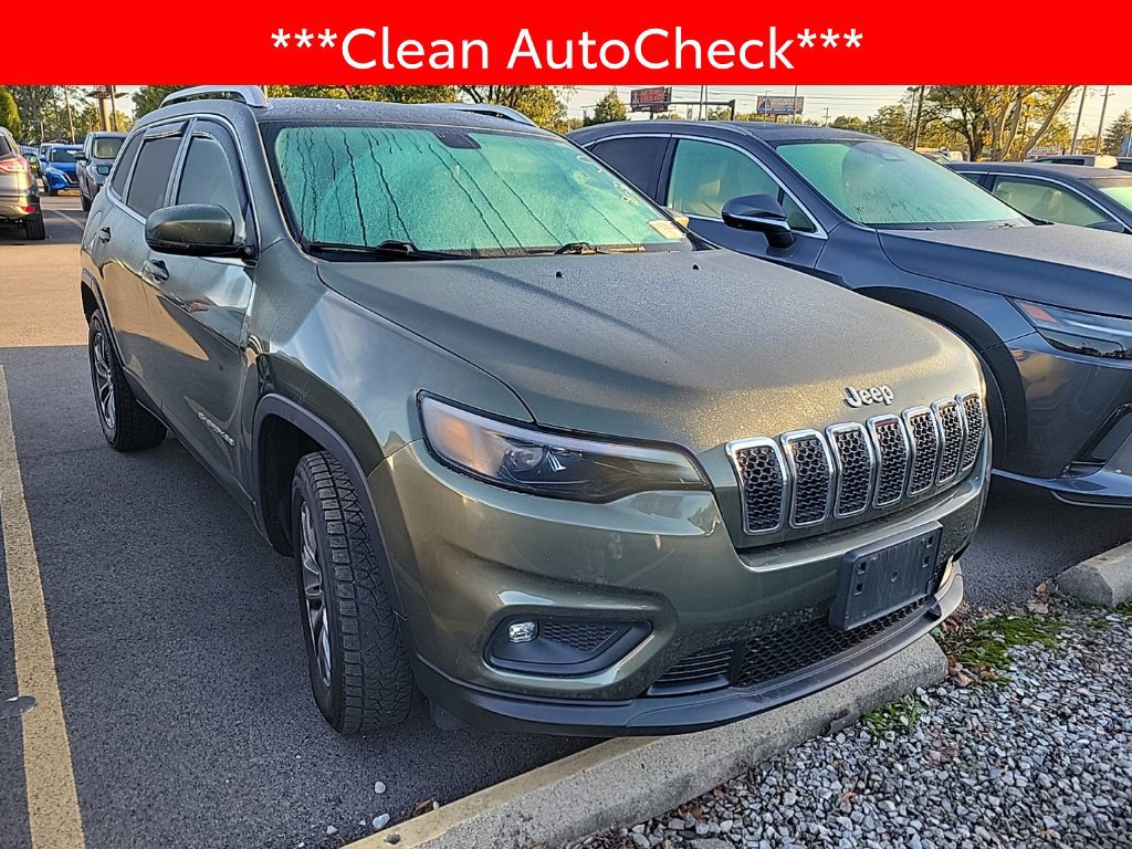 Used 2019 Jeep Cherokee Latitude Plus w/ Cold Weather Group AWD/4WD image 3