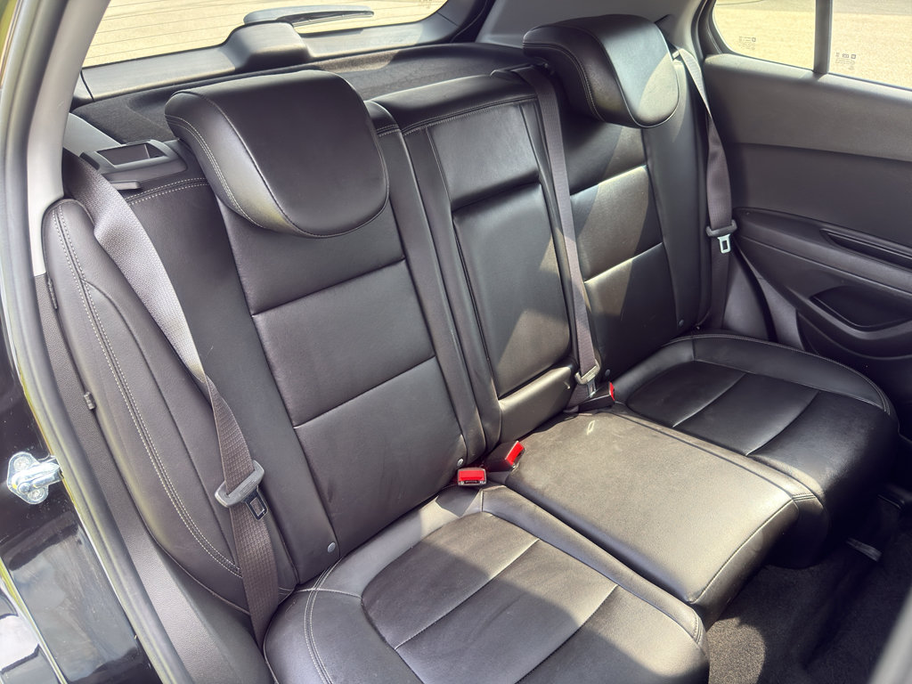 Used 2017 Chevrolet Trax Premier w/ Midnight Edition FWD image 33