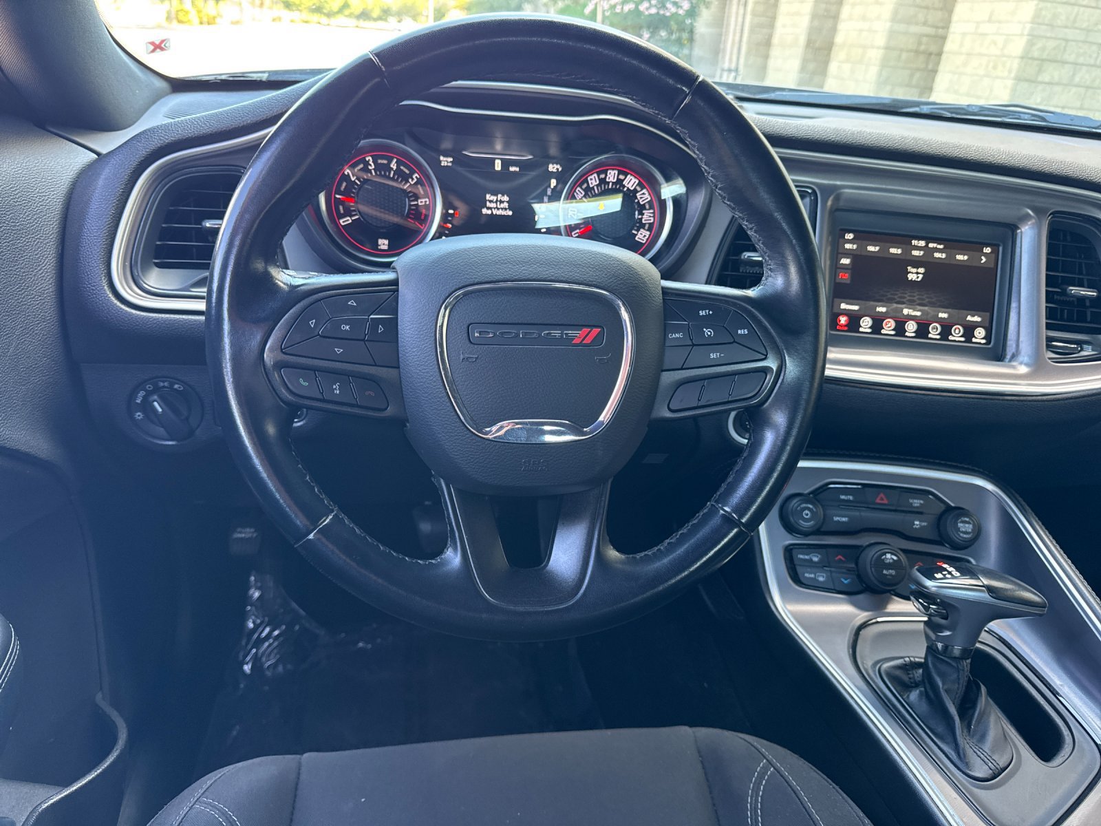 Used 2022 Dodge Challenger SXT RWD image 16