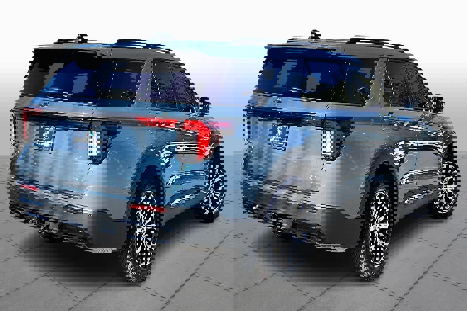 Used 2025 Ford Explorer ST-Line w/ Premium Package image 12