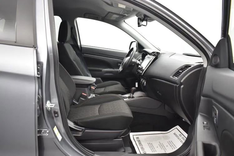Used 2025 Mitsubishi Outlander Sport LE AWD/4WD image 17