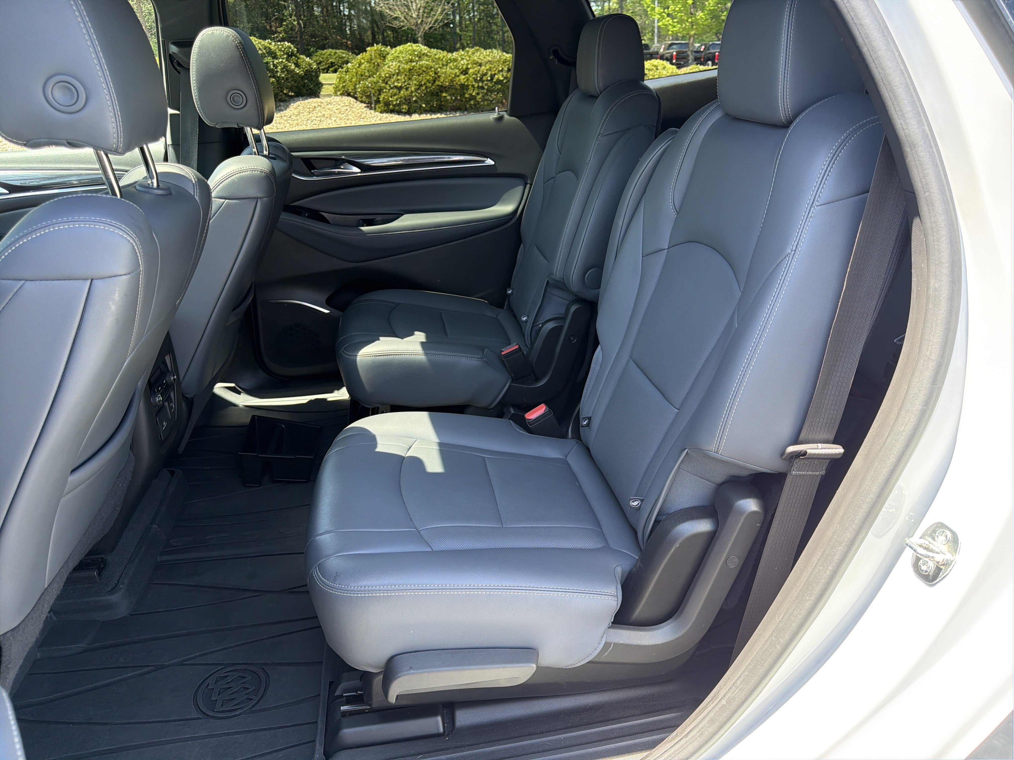 Used 2023 Buick Enclave Essence w/ Experience Buick Package AWD/4WD image 22