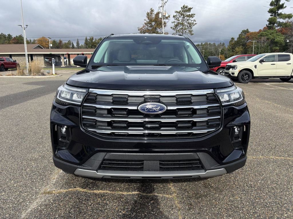 New 2026 Ford Explorer Active w/ Active Comfort Package image 8